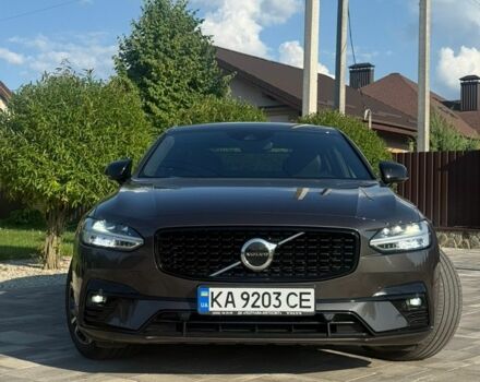 Серый Вольво С90, объемом двигателя 1.97 л и пробегом 117 тыс. км за 44500 $, фото 1 на Automoto.ua