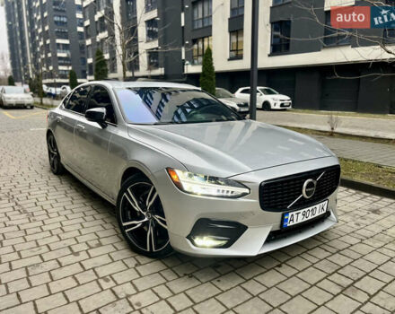 Сірий Вольво S90, об'ємом двигуна 1.97 л та пробігом 114 тис. км за 28500 $, фото 1 на Automoto.ua