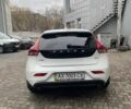 Білий Вольво V40, об'ємом двигуна 2 л та пробігом 62 тис. км за 15700 $, фото 5 на Automoto.ua