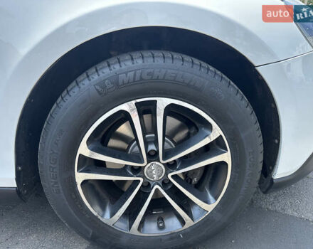 Білий Вольво V40, об'ємом двигуна 1.6 л та пробігом 253 тис. км за 10700 $, фото 23 на Automoto.ua