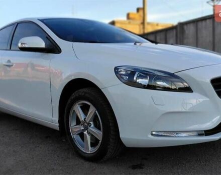 Белый Вольво В40, объемом двигателя 1.56 л и пробегом 118 тыс. км за 11600 $, фото 6 на Automoto.ua