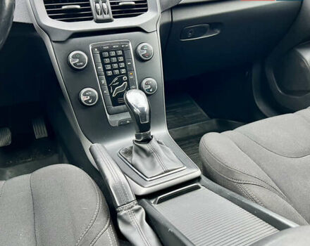 Білий Вольво V40, об'ємом двигуна 1.56 л та пробігом 309 тис. км за 9800 $, фото 42 на Automoto.ua