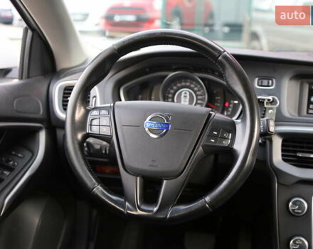 Белый Вольво В40, объемом двигателя 1.56 л и пробегом 144 тыс. км за 11900 $, фото 15 на Automoto.ua