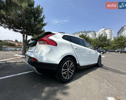 Білий Вольво V40, об'ємом двигуна 1.6 л та пробігом 253 тис. км за 10700 $, фото 9 на Automoto.ua