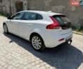 Белый Вольво В40, объемом двигателя 1.56 л и пробегом 192 тыс. км за 12000 $, фото 6 на Automoto.ua