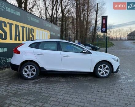 Белый Вольво В40, объемом двигателя 1.6 л и пробегом 139 тыс. км за 12700 $, фото 4 на Automoto.ua