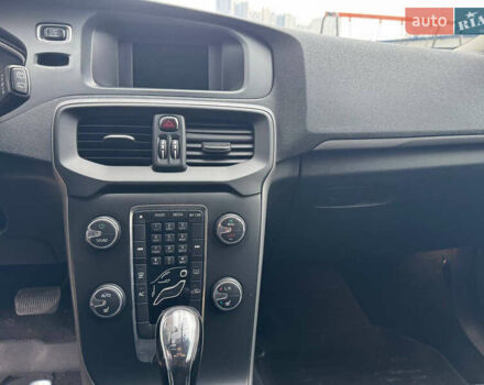 Белый Вольво В40, объемом двигателя 1.6 л и пробегом 309 тыс. км за 8900 $, фото 15 на Automoto.ua