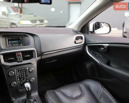 Белый Вольво В40, объемом двигателя 1.56 л и пробегом 144 тыс. км за 11900 $, фото 14 на Automoto.ua