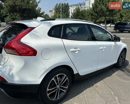 Білий Вольво V40, об'ємом двигуна 1.6 л та пробігом 253 тис. км за 10700 $, фото 6 на Automoto.ua