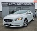 Белый Вольво В40, объемом двигателя 1.56 л и пробегом 202 тыс. км за 8854 $, фото 1 на Automoto.ua