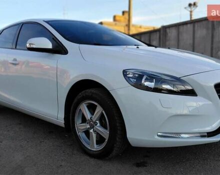 Белый Вольво В40, объемом двигателя 1.56 л и пробегом 118 тыс. км за 11600 $, фото 3 на Automoto.ua