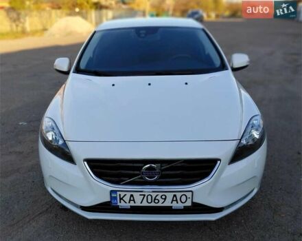 Белый Вольво В40, объемом двигателя 1.56 л и пробегом 118 тыс. км за 11600 $, фото 4 на Automoto.ua