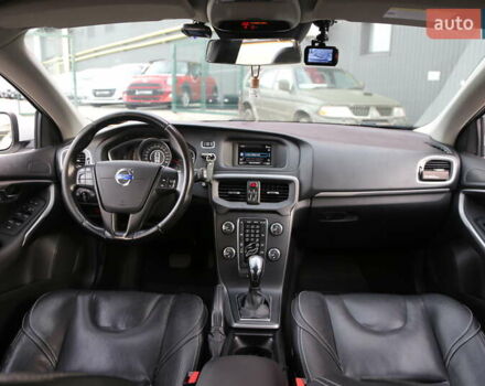 Белый Вольво В40, объемом двигателя 1.56 л и пробегом 144 тыс. км за 11900 $, фото 13 на Automoto.ua