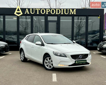Білий Вольво V40, об'ємом двигуна 1.56 л та пробігом 309 тис. км за 9800 $, фото 7 на Automoto.ua