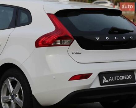 Белый Вольво В40, объемом двигателя 1.56 л и пробегом 144 тыс. км за 11900 $, фото 7 на Automoto.ua