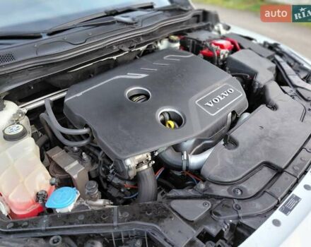 Белый Вольво В40, объемом двигателя 1.56 л и пробегом 118 тыс. км за 11600 $, фото 51 на Automoto.ua