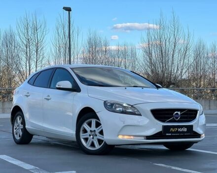 Білий Вольво V40, об'ємом двигуна 1.6 л та пробігом 307 тис. км за 9450 $, фото 3 на Automoto.ua