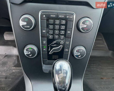 Белый Вольво В40, объемом двигателя 1.56 л и пробегом 309 тыс. км за 9500 $, фото 6 на Automoto.ua