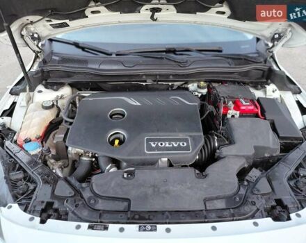 Белый Вольво В40, объемом двигателя 1.56 л и пробегом 118 тыс. км за 11600 $, фото 50 на Automoto.ua