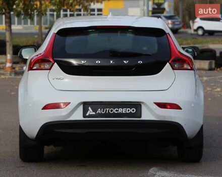 Белый Вольво В40, объемом двигателя 1.56 л и пробегом 144 тыс. км за 11900 $, фото 5 на Automoto.ua