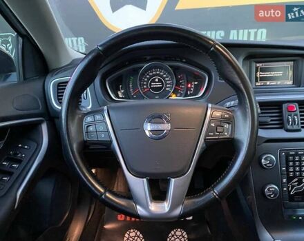 Белый Вольво В40, объемом двигателя 1.6 л и пробегом 139 тыс. км за 12700 $, фото 16 на Automoto.ua