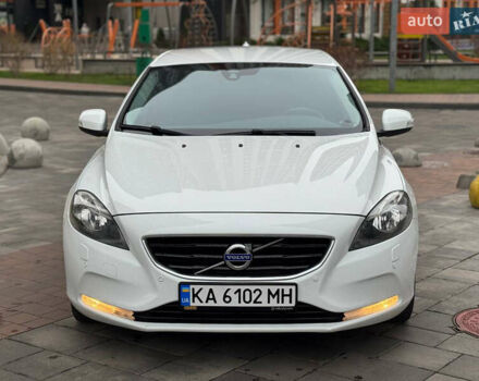 Белый Вольво В40, объемом двигателя 1.6 л и пробегом 309 тыс. км за 8900 $, фото 11 на Automoto.ua