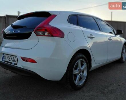 Белый Вольво В40, объемом двигателя 1.56 л и пробегом 118 тыс. км за 11600 $, фото 9 на Automoto.ua