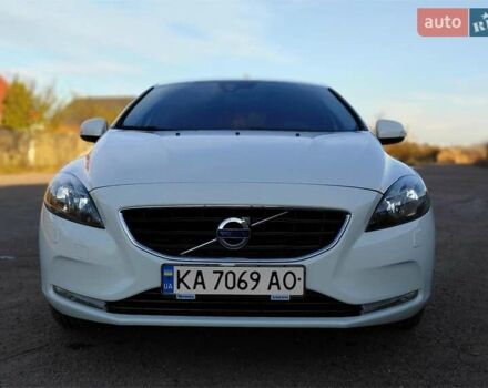 Белый Вольво В40, объемом двигателя 1.56 л и пробегом 118 тыс. км за 11600 $, фото 2 на Automoto.ua