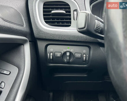 Білий Вольво V40, об'ємом двигуна 1.56 л та пробігом 309 тис. км за 9800 $, фото 20 на Automoto.ua