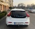 Белый Вольво В40, объемом двигателя 1.56 л и пробегом 275 тыс. км за 9700 $, фото 6 на Automoto.ua