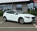 Білий Вольво V40, об'ємом двигуна 1.56 л та пробігом 243 тис. км за 10490 $, фото 1 на Automoto.ua