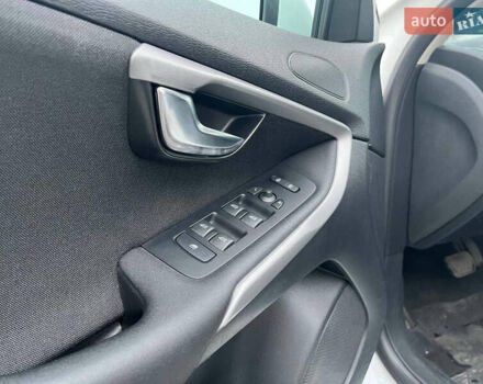 Белый Вольво В40, объемом двигателя 1.56 л и пробегом 309 тыс. км за 9500 $, фото 7 на Automoto.ua