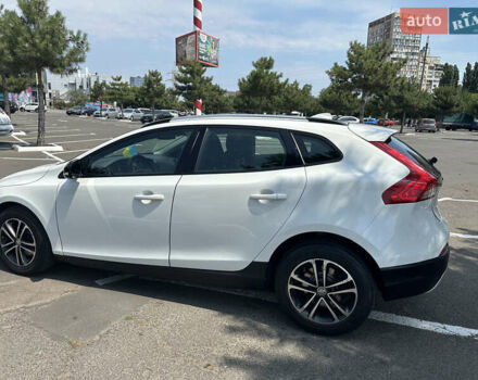 Білий Вольво V40, об'ємом двигуна 1.6 л та пробігом 253 тис. км за 10700 $, фото 3 на Automoto.ua