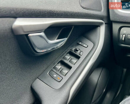 Білий Вольво V40, об'ємом двигуна 1.56 л та пробігом 309 тис. км за 9800 $, фото 19 на Automoto.ua