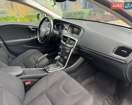 Белый Вольво В40, объемом двигателя 1.6 л и пробегом 309 тыс. км за 8900 $, фото 17 на Automoto.ua