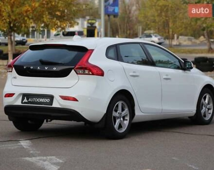 Белый Вольво В40, объемом двигателя 1.56 л и пробегом 144 тыс. км за 11900 $, фото 6 на Automoto.ua