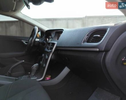 Белый Вольво В40, объемом двигателя 1.56 л и пробегом 118 тыс. км за 11600 $, фото 45 на Automoto.ua