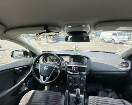 Білий Вольво V40, об'ємом двигуна 1.6 л та пробігом 253 тис. км за 10700 $, фото 16 на Automoto.ua