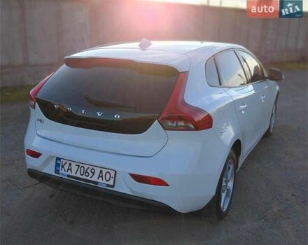 Белый Вольво В40, объемом двигателя 1.56 л и пробегом 118 тыс. км за 11600 $, фото 10 на Automoto.ua