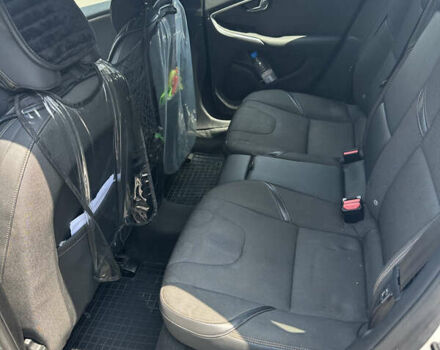 Білий Вольво V40, об'ємом двигуна 1.6 л та пробігом 253 тис. км за 10700 $, фото 22 на Automoto.ua