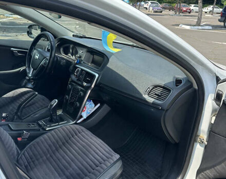 Білий Вольво V40, об'ємом двигуна 1.6 л та пробігом 253 тис. км за 10700 $, фото 17 на Automoto.ua