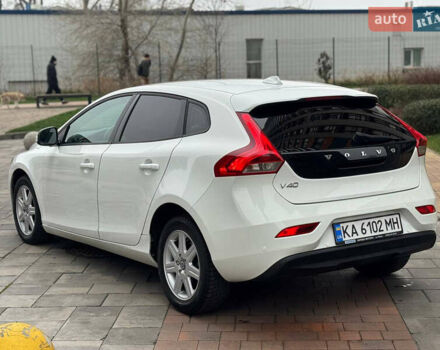 Белый Вольво В40, объемом двигателя 1.6 л и пробегом 309 тыс. км за 8900 $, фото 5 на Automoto.ua