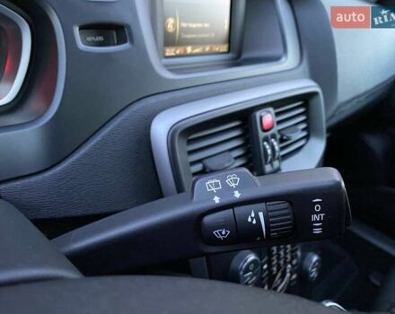 Белый Вольво В40, объемом двигателя 1.6 л и пробегом 139 тыс. км за 12700 $, фото 19 на Automoto.ua