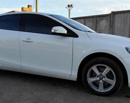 Белый Вольво В40, объемом двигателя 1.56 л и пробегом 118 тыс. км за 11600 $, фото 7 на Automoto.ua