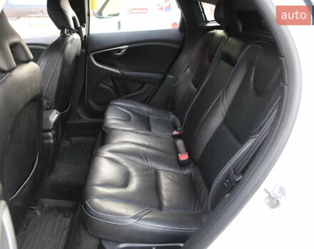 Белый Вольво В40, объемом двигателя 1.56 л и пробегом 144 тыс. км за 11900 $, фото 9 на Automoto.ua