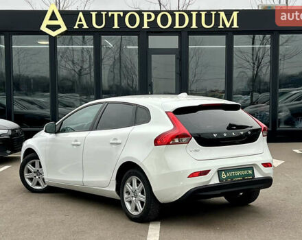 Білий Вольво V40, об'ємом двигуна 1.56 л та пробігом 309 тис. км за 9800 $, фото 9 на Automoto.ua
