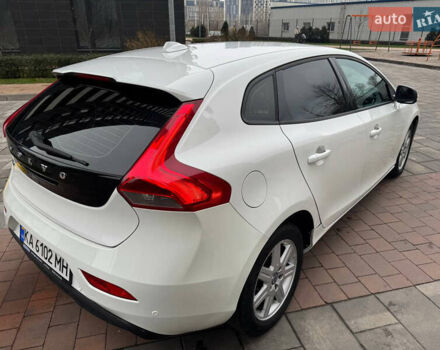 Белый Вольво В40, объемом двигателя 1.6 л и пробегом 309 тыс. км за 8900 $, фото 8 на Automoto.ua