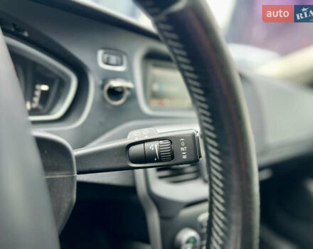 Білий Вольво V40, об'ємом двигуна 1.56 л та пробігом 310 тис. км за 10500 $, фото 25 на Automoto.ua