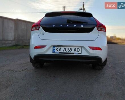 Белый Вольво В40, объемом двигателя 1.56 л и пробегом 118 тыс. км за 11600 $, фото 15 на Automoto.ua