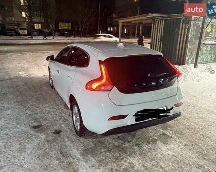 Білий Вольво V40, об'ємом двигуна 1.6 л та пробігом 172 тис. км за 10800 $, фото 2 на Automoto.ua